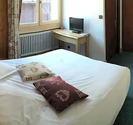 Edelweiss Hotel 2*